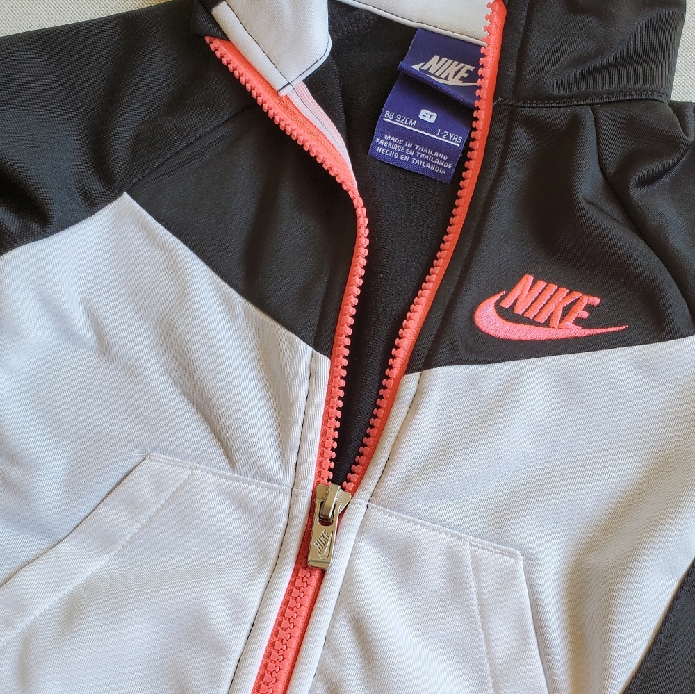 Nike jumpsuit - Picture 4 of 4